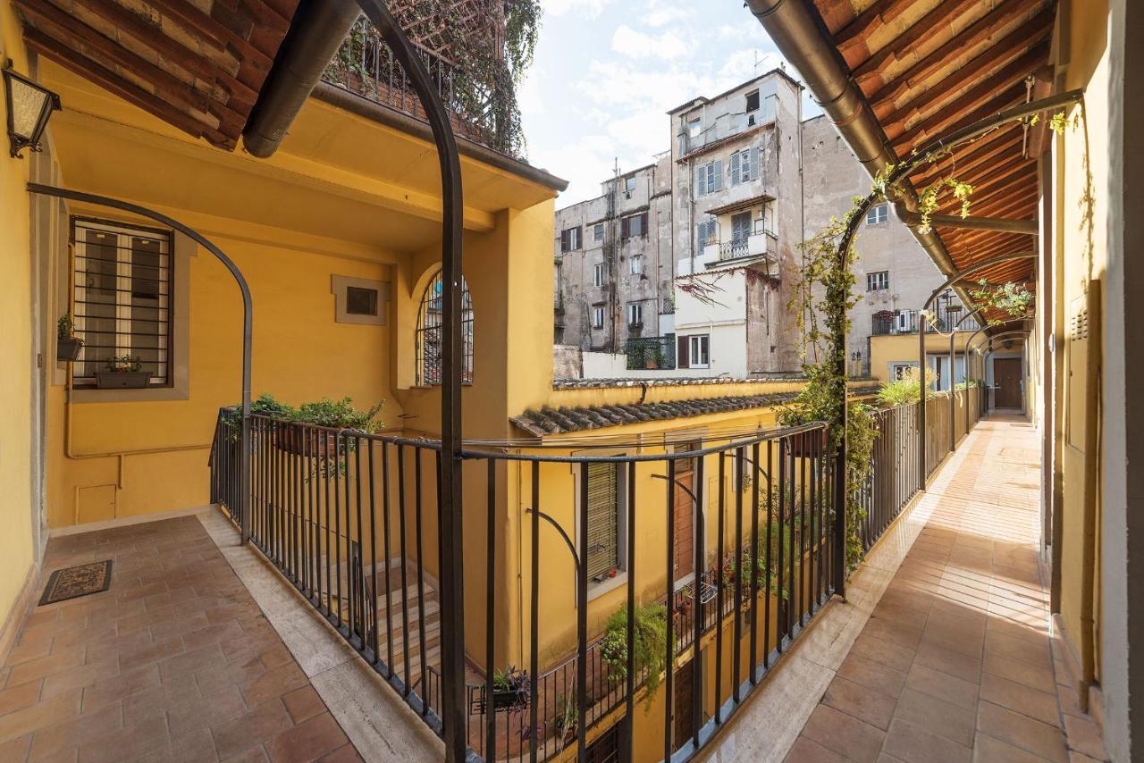 Amazing In Campo De Fiori - Fromhometorome Apartamento